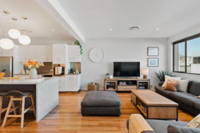 Large CBD apartment with parking